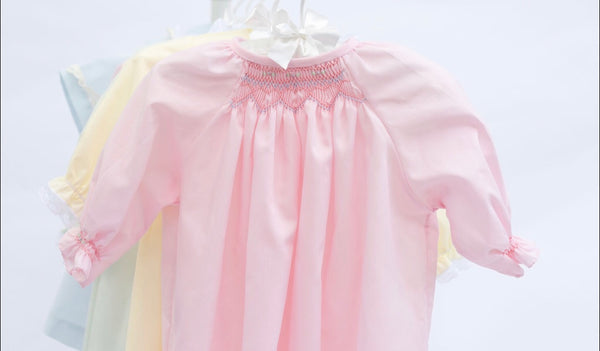 Do Say Give Girls Hand Smocked Heart Daygown